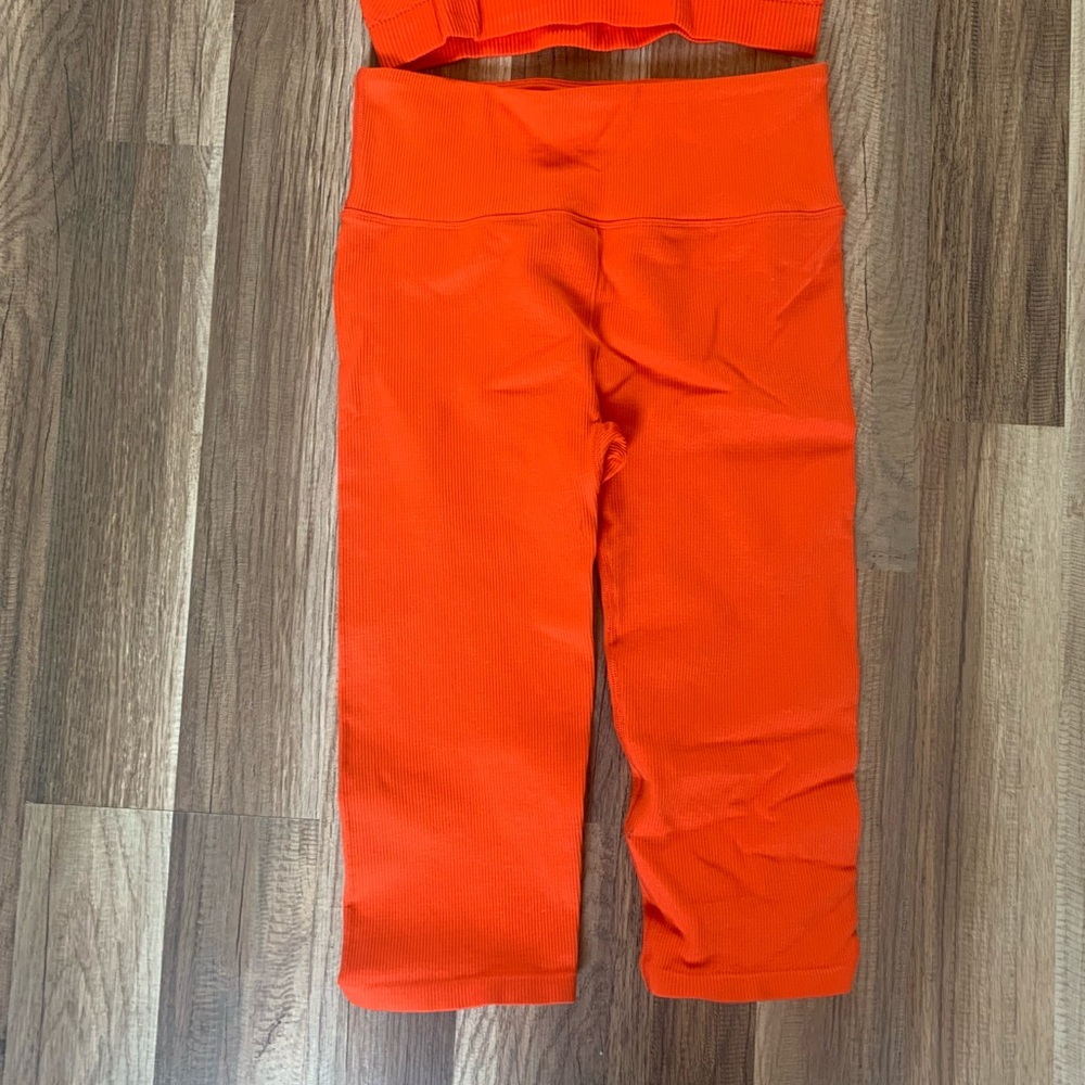 Fabletics matching set - Picture 2 of 3